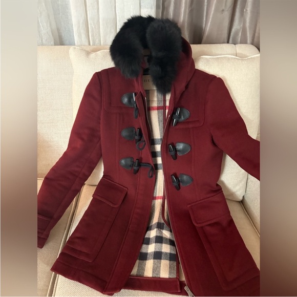 Burberry Women's Trench Coat with Black Details *CLOSET CLEAN OUT SPECIAL* - Picture 16 of 17